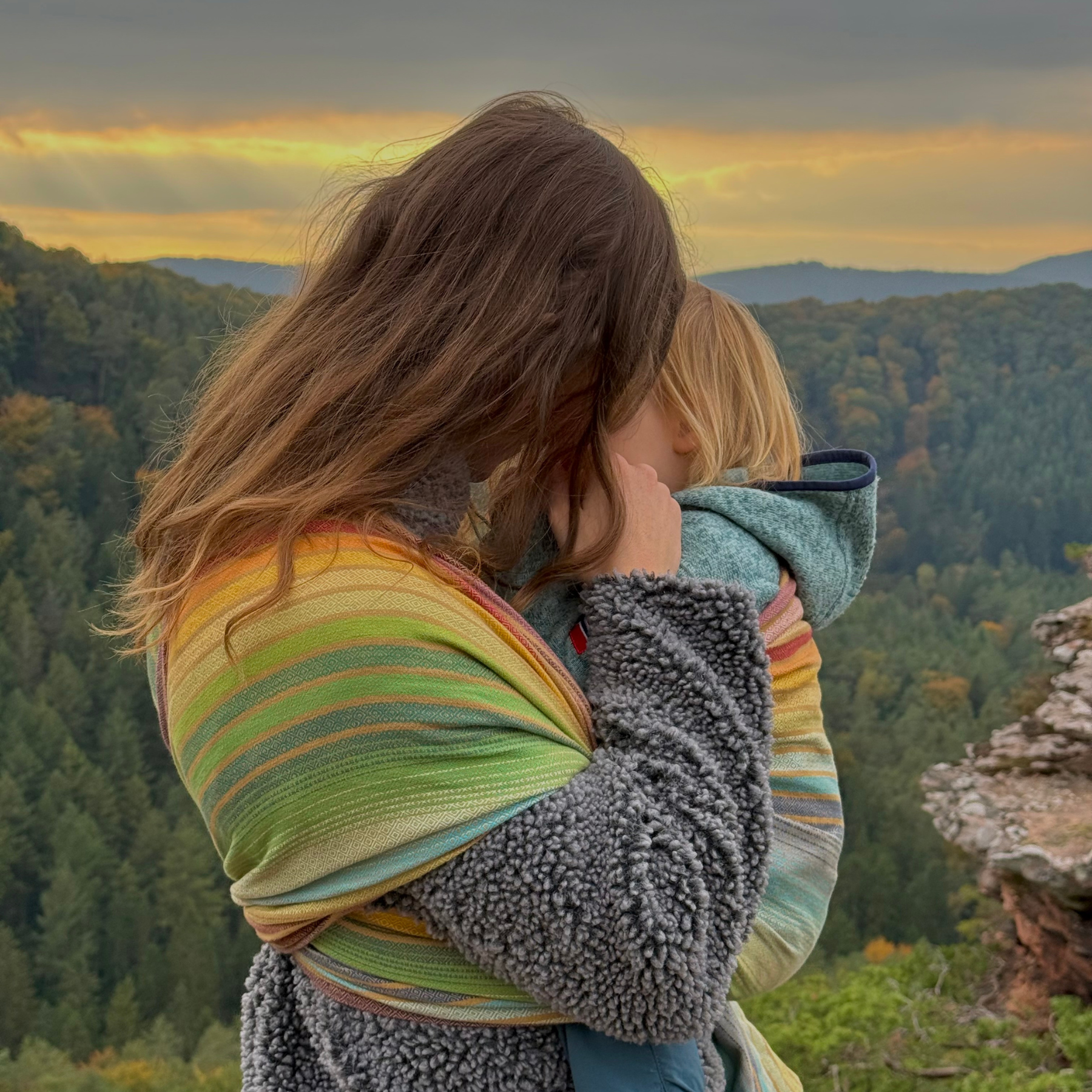 Warum Babytragen so wertvoll ist - für dein Baby, für dich und für euren Alltag